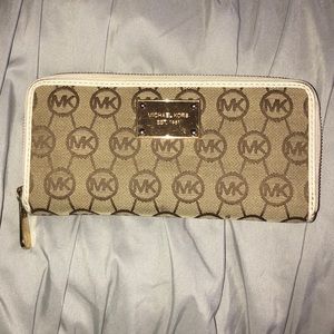 Long Brown/Tan Michael Kors Wallet